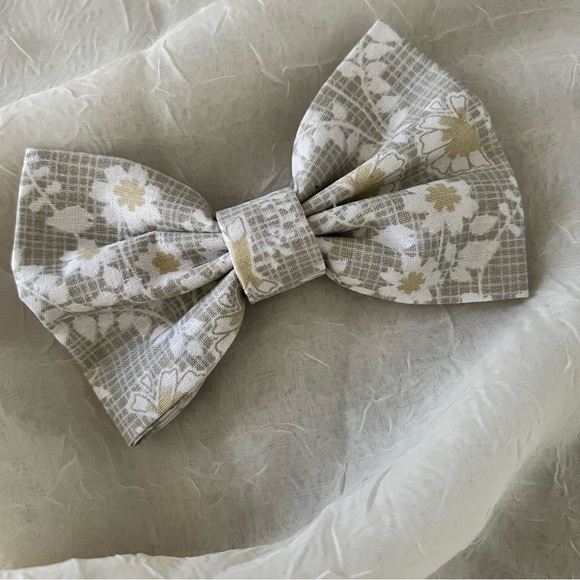 Bow Hair Clip, French Barrette, Light Gray, Floral, Cotton, 5 x 3.5 in, Handmade - Picture 2 of 4